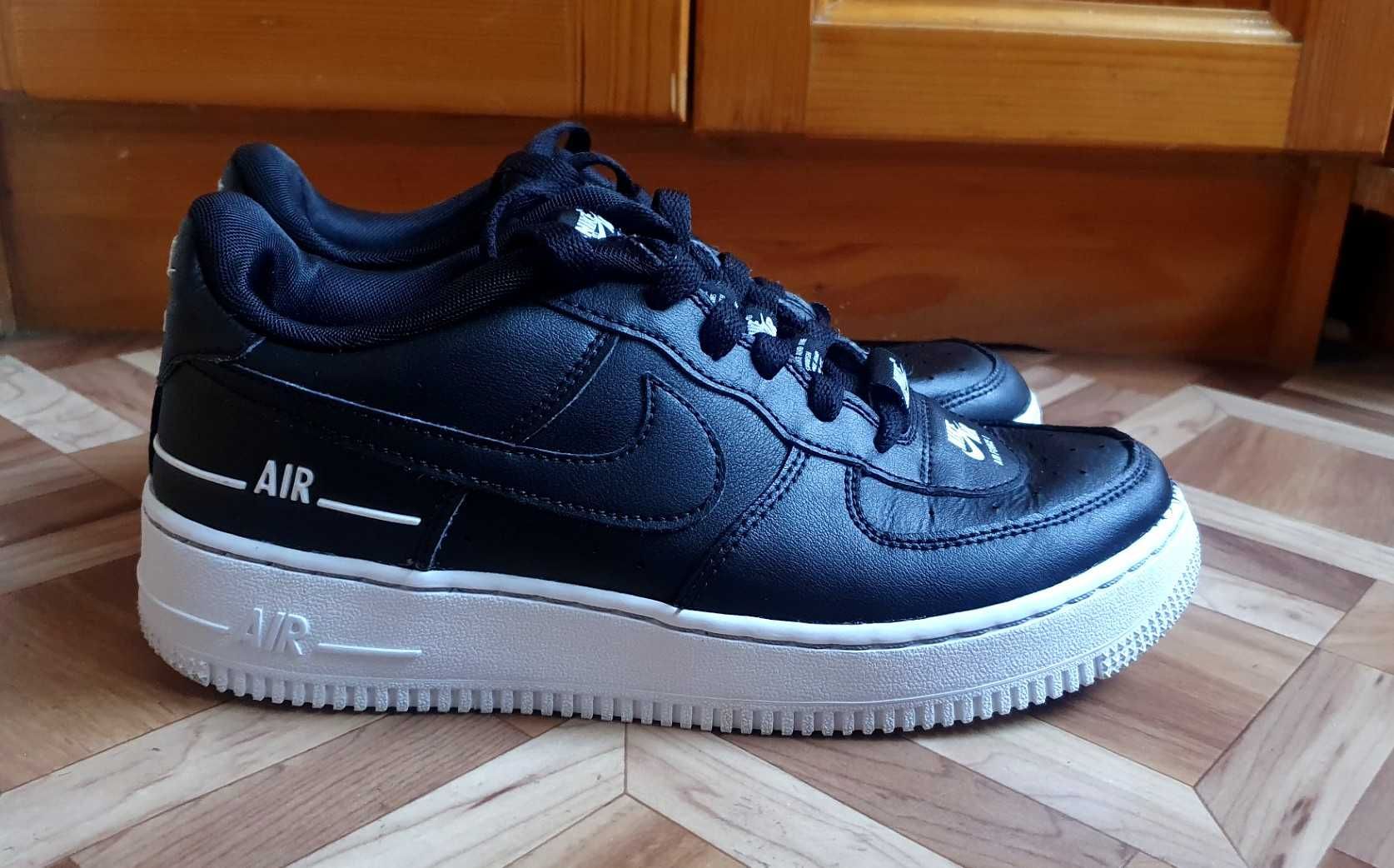 Дамски кожени кецове NIKE AIR