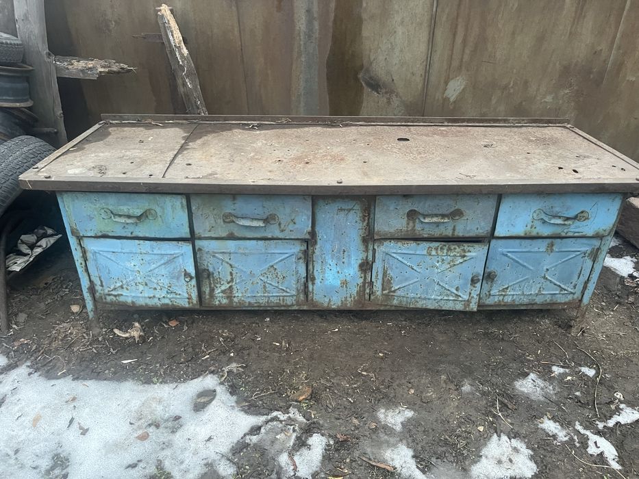 Продам слесарный стол