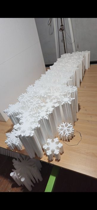 Снежинки из пенопласта  недорого