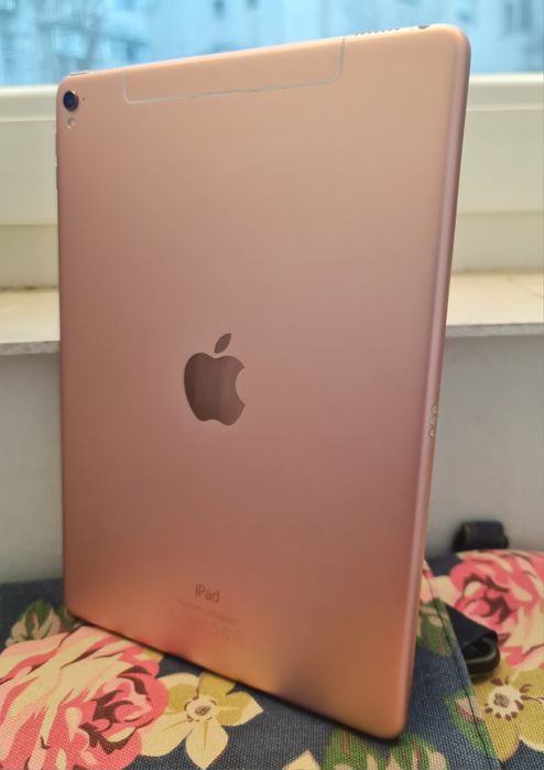iPad Pro 9.7 – 128 GB, Wi-Fi + SIM – Rose Gold