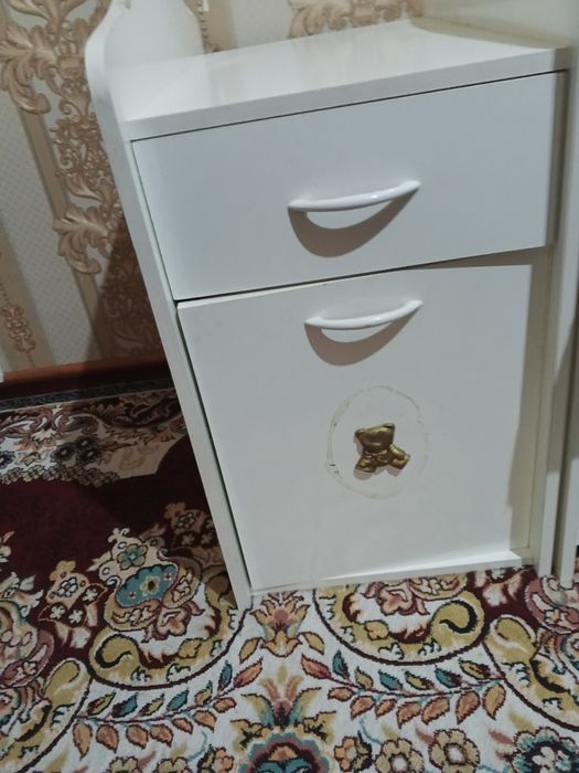 Detskiy mebel sotiladi