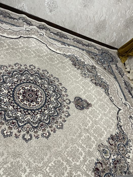 Гилам размер 3.5/4 цена 1 млн 900