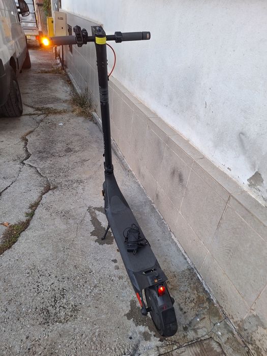 Тротинетка на ток Xiomi 350 w.