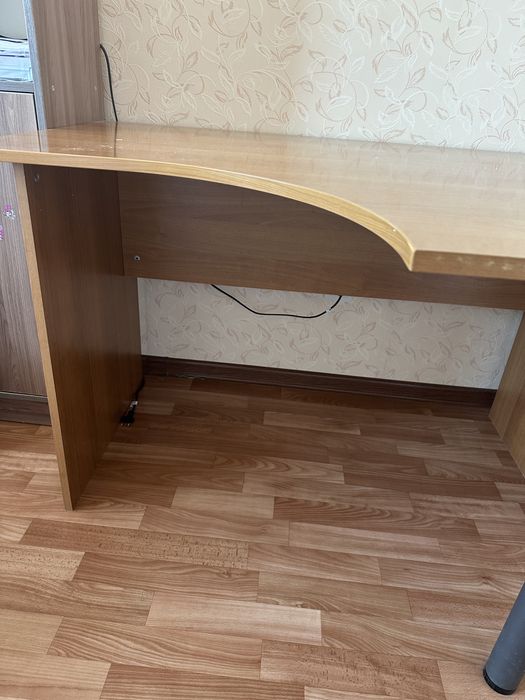 Стол компьютерный