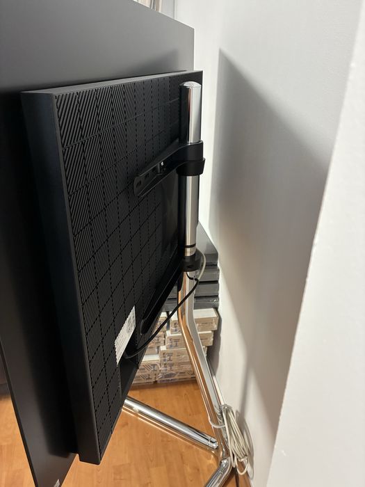 Suport de podea pentru televizor