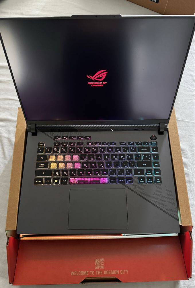 Гейминг лаптоп ASUS ROG Strix G16 отлично състояние, оставаща гаранция