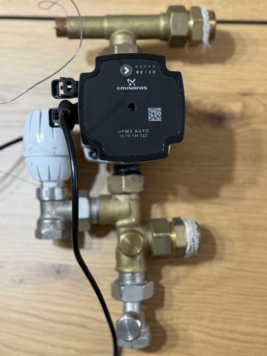Grup amestec cu pompa Grundfos si filtru magnetic Giacomini