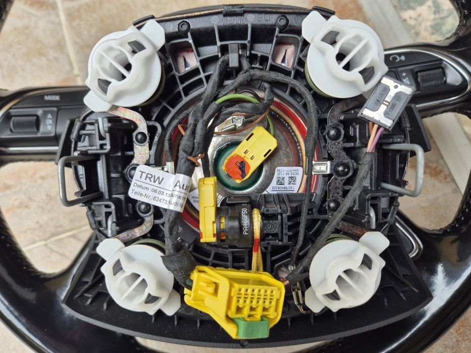 Волан Audi A4 A5 Q5 2008 - 2015г в комплект с Airbag