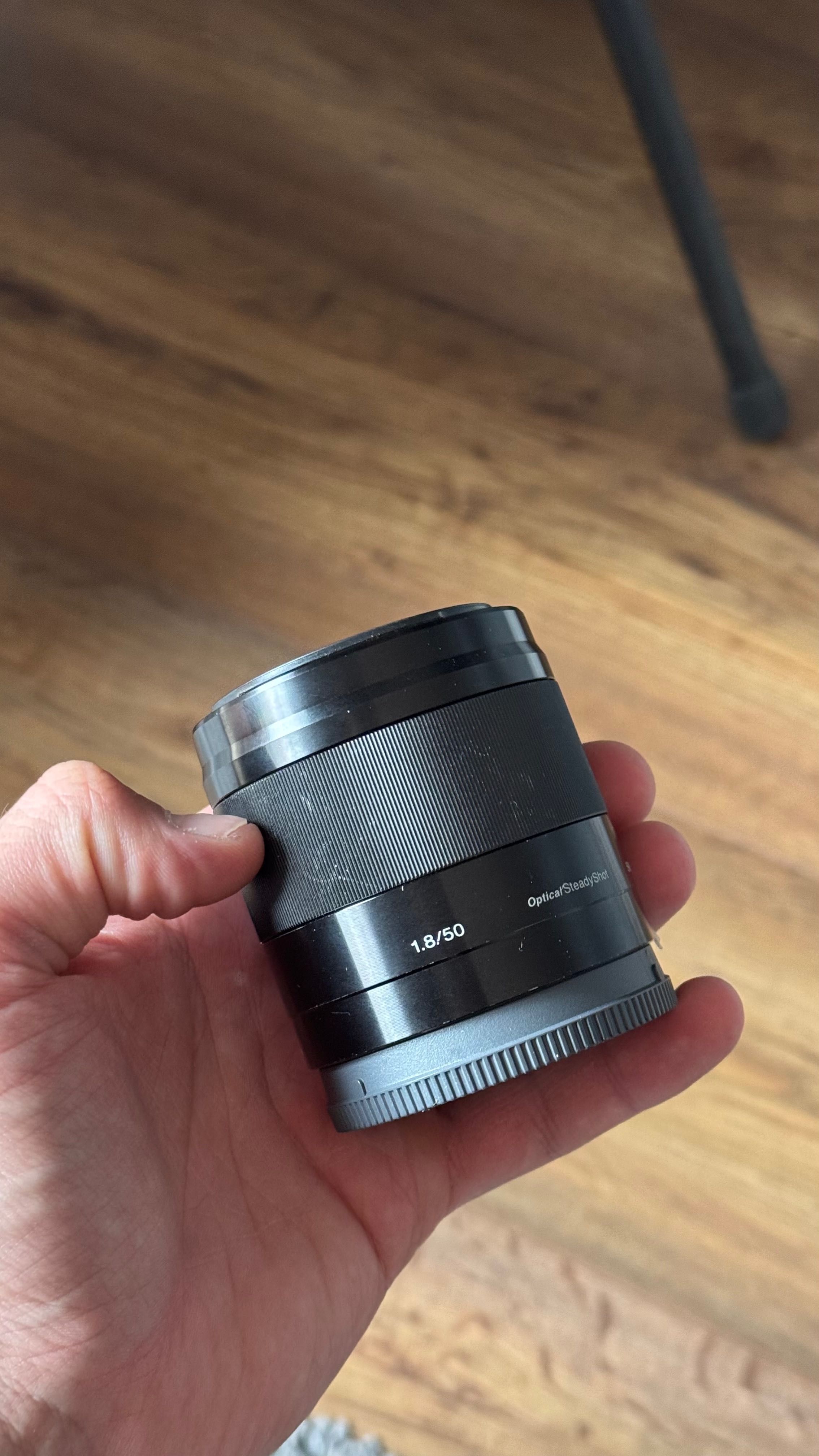 Sony SEL 50mm f / 1.8 E-mount
