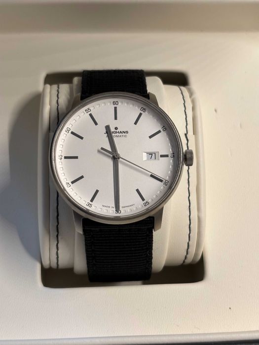 Junghans Form A Titan 27/2000.00
