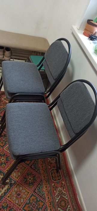 Стулья офисные, серые