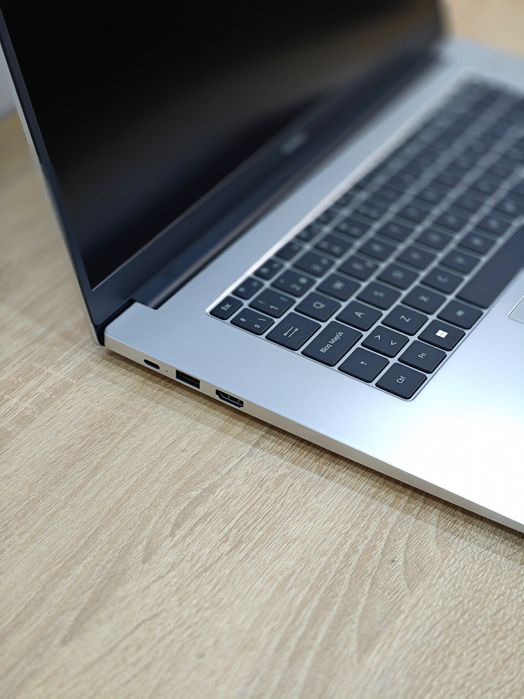 Huawei MateBook D15 / Core i5-1155G7 / 16GB DDR4 / SSD 512GB / 15.6”
