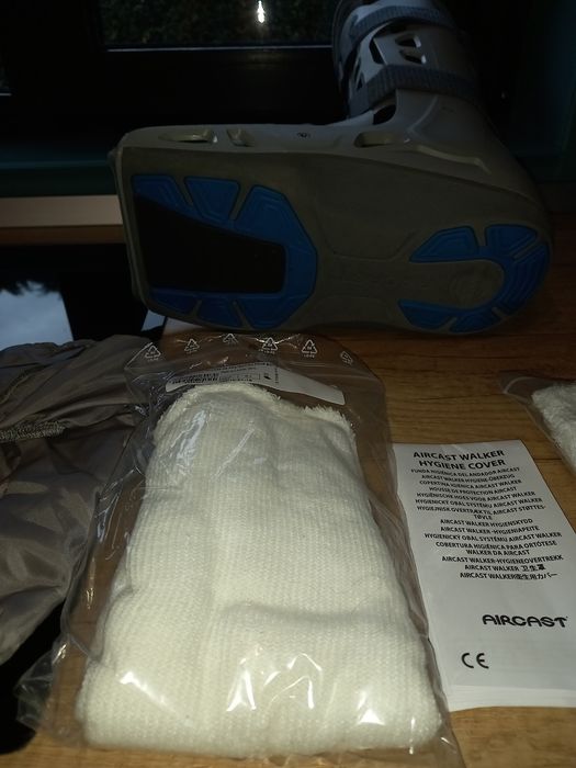 Orteza aircast  impecabila.