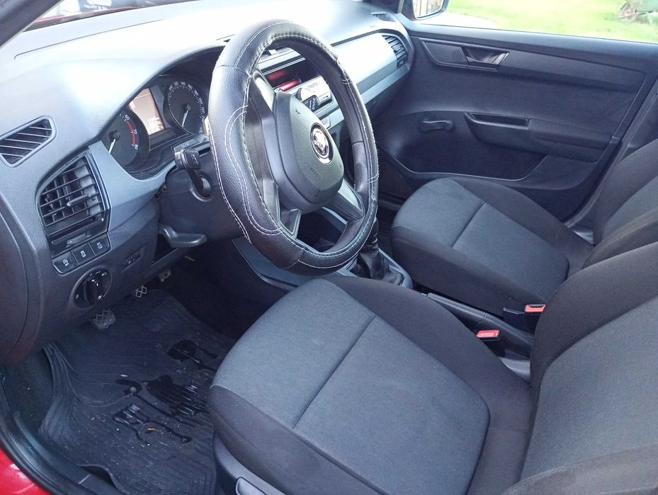 Vând Skoda Fabia