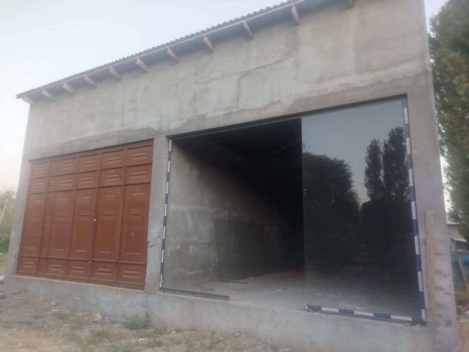 Охангарон тумани Охунбобоев маҳалласида автосервис сотилади