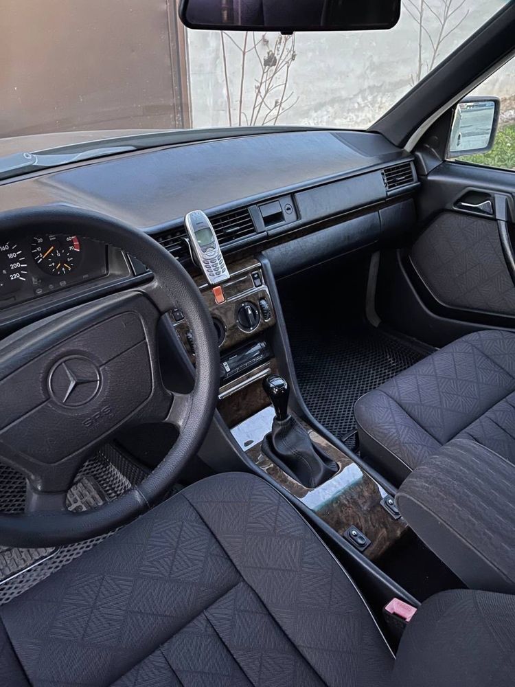 Мерседес бенз W124