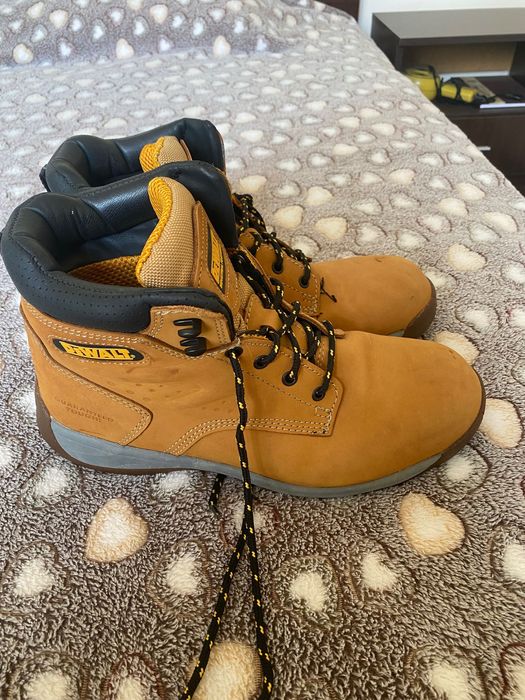 Обувки за работа Dewalt