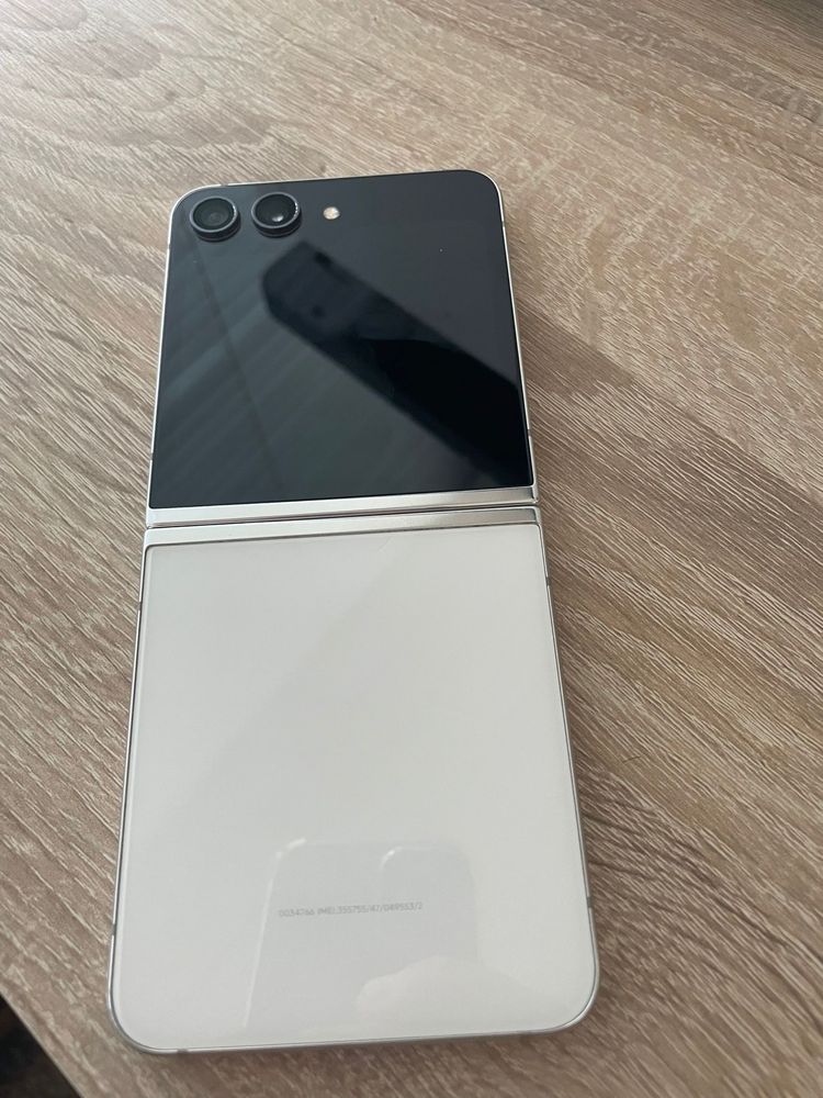 Samsung galaxy z flip 5