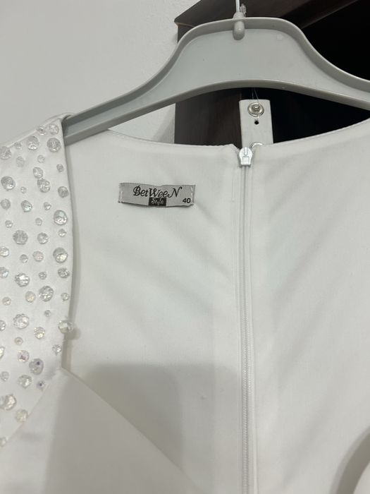 Rochie alba , noua , marimea 40