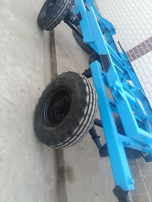 Traktor prseb ramasi