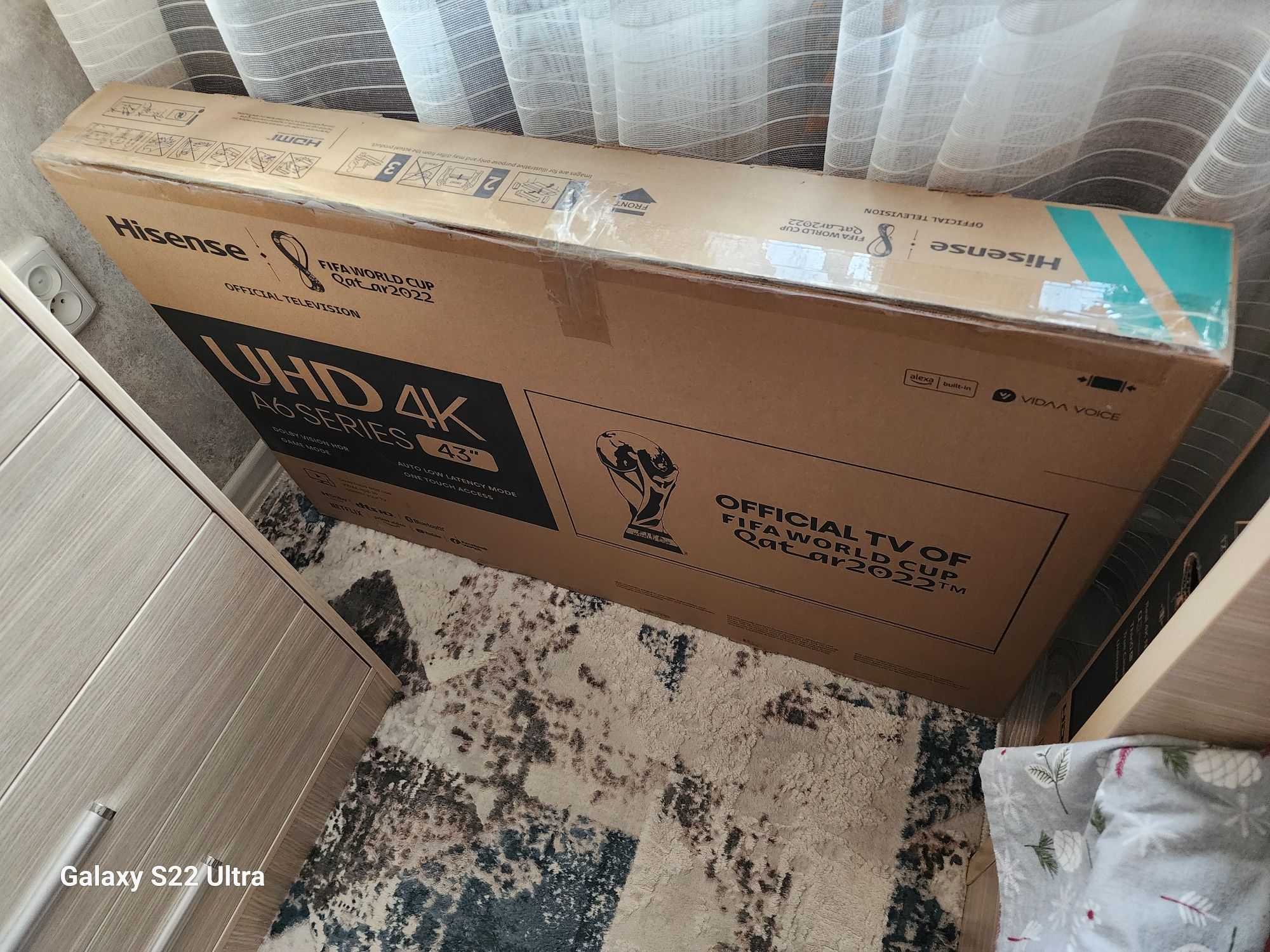 Продаётся как новый смарт телевизор Hisense 43" 4K полный комплект!