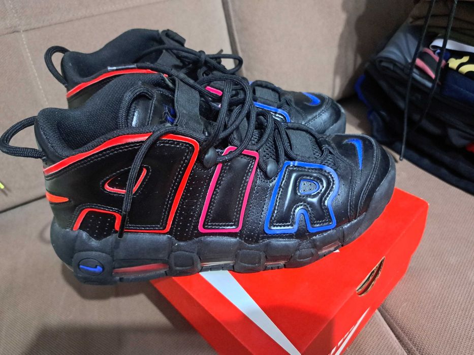 Vand adidasi Nike Uptempo Lightning