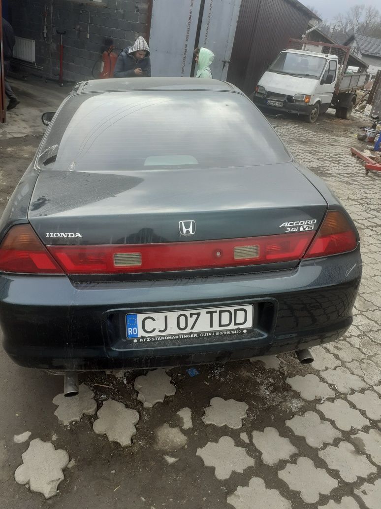 Dezmembrez Honda Accord 3.0