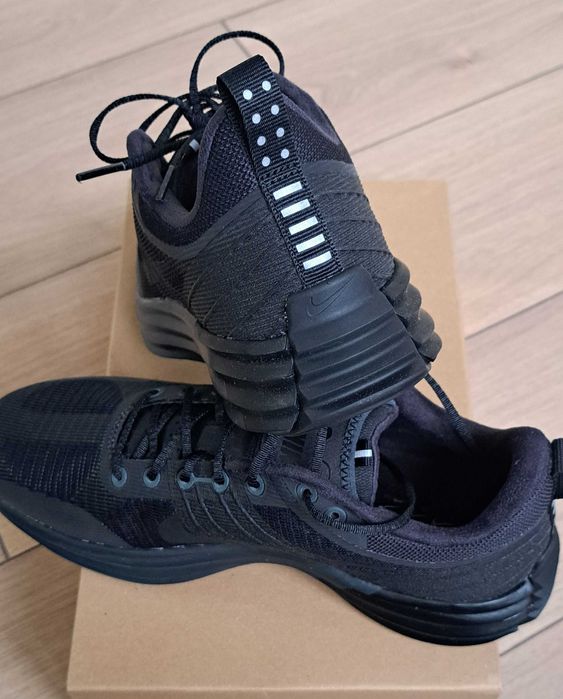 NIKE Lunar Roam нови