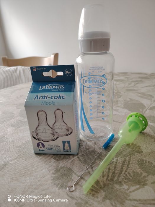 Стъклено шише на Dr. Browns