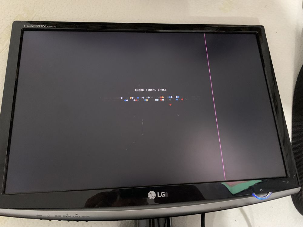 Monitor led pc cu mic defect