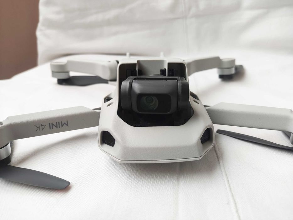 Drona DJI Mini 4K, an fabricatie 2025