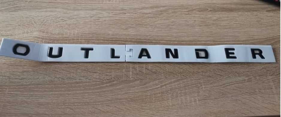 черен надпис Mitsubishi OUTLANDER