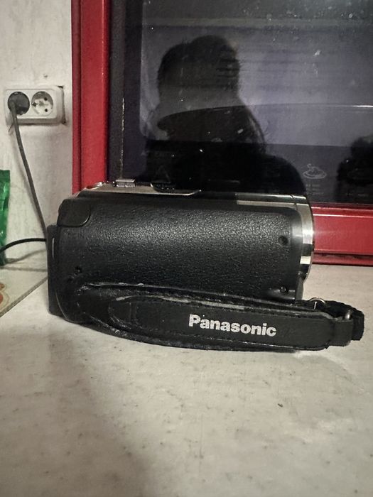 Продаю видеокамеру panasonic sdr-s70  без зарядного устройства.