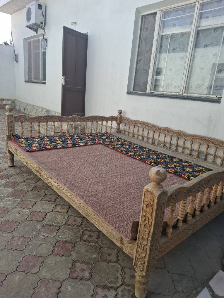 Judayam yaxshi holatdagi hovli uchun kravat sotiladi