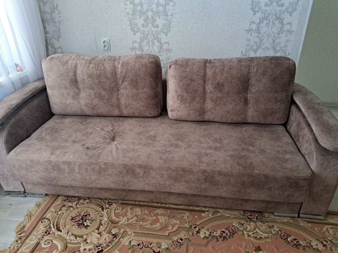Продаётся  диван