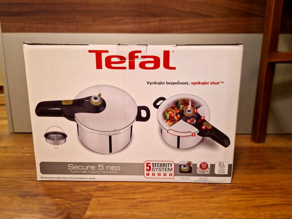 Тенджера под налягане Tefal Secure 5 Neo 8l.