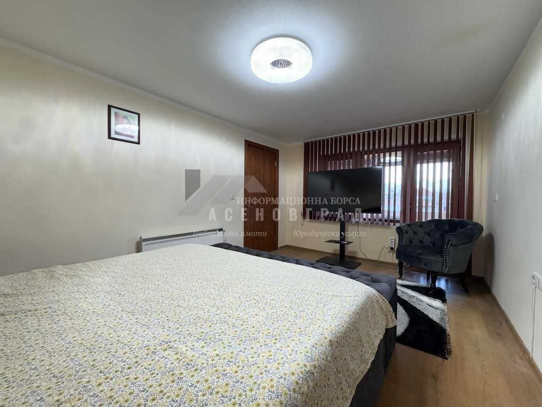 Продава се Къща в Асеновград - 300 кв.м за 3 €/кв.м - Снимка #2