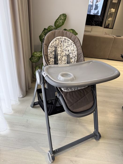 Scaunel de alimentatie bebe
