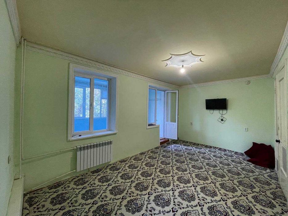 Kvartira 2 xonali sotiladi