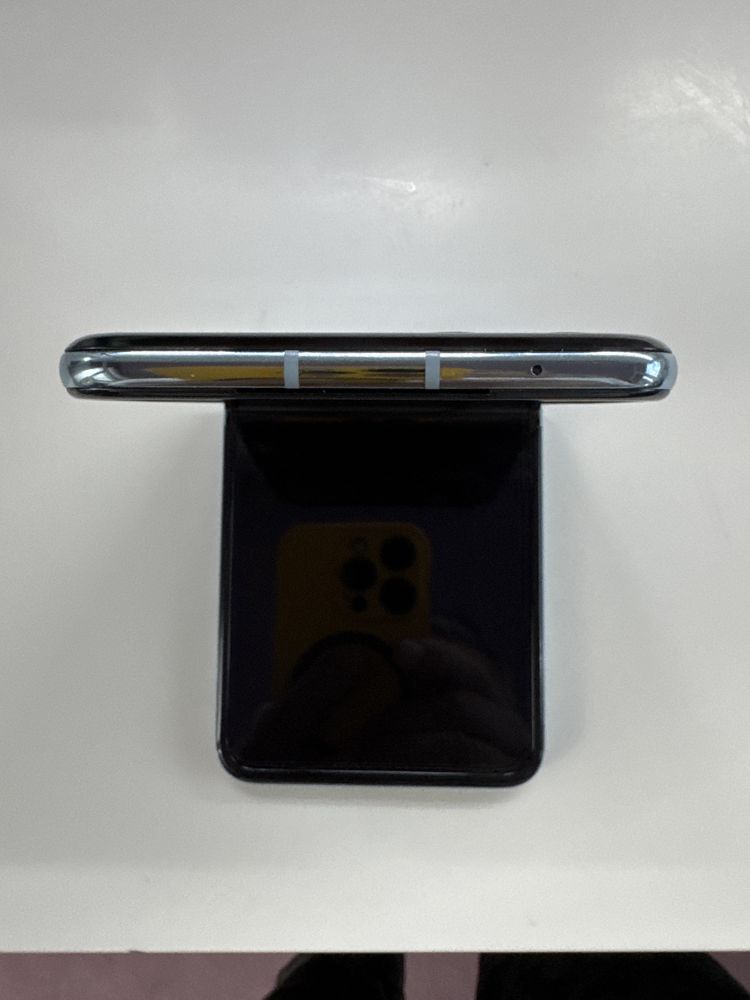 Motorola Razr 40 ultra 256MB blue в гаранция