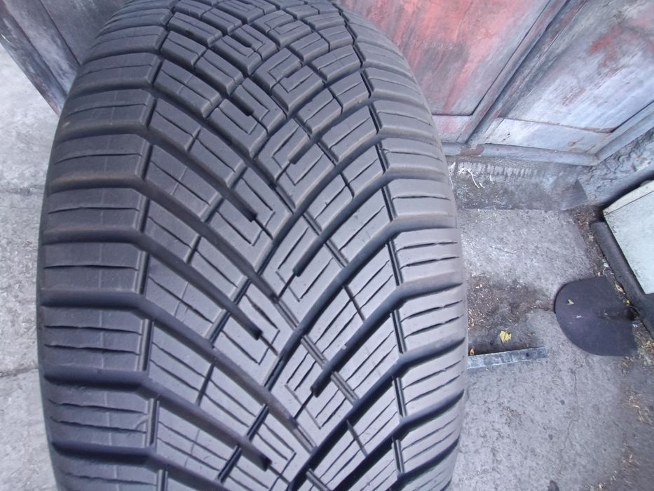 225/50/17 Continental Дот 1124