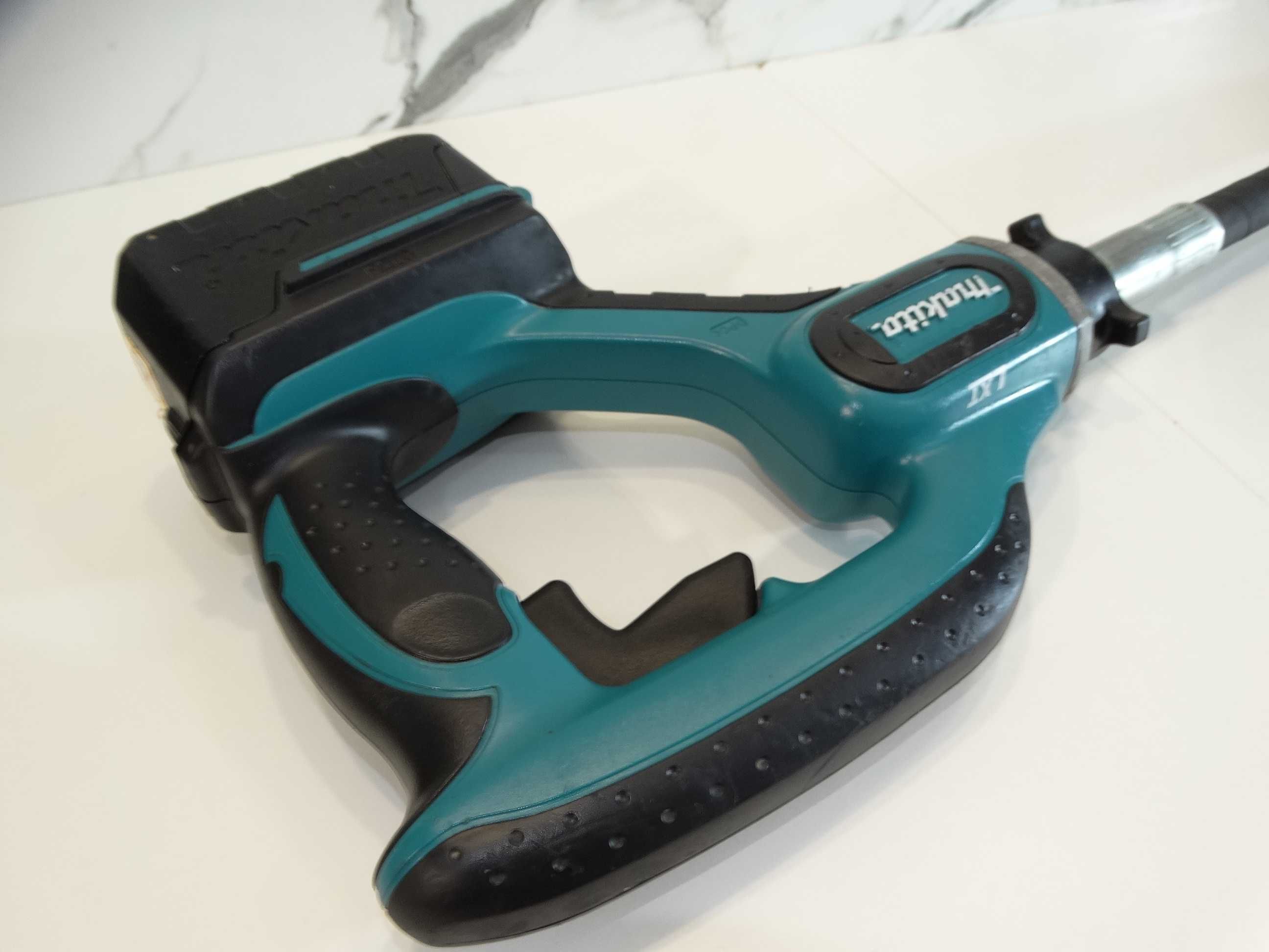 Makita DVR 350 - Вибратор за бетон