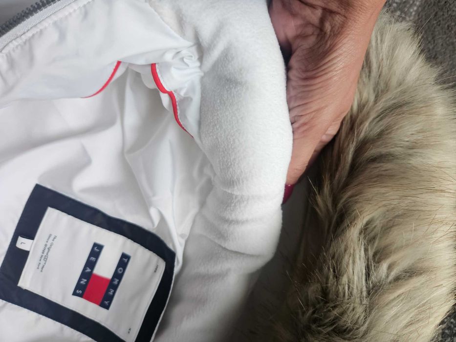 Ново оригинално дамско яке Tommy Hilfiger, Л размер