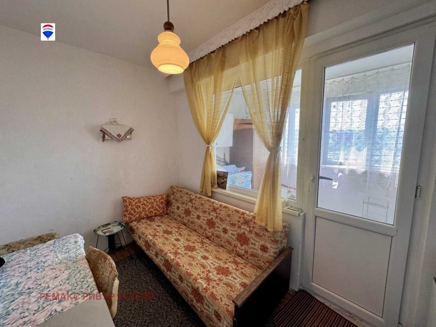 Едностаен апартамент за продажба кв. Чародейка Север