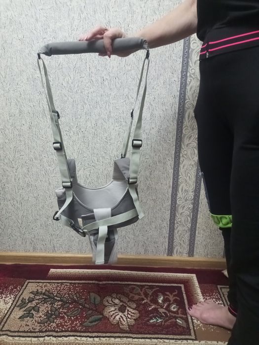 Продам кенгуру и ходунки ручные.