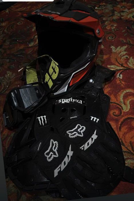 Продам экипировку мото