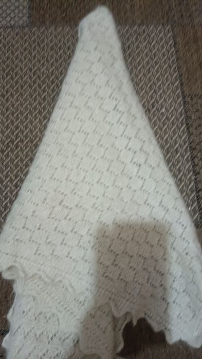 Продам косынку из козьего пуха  3500