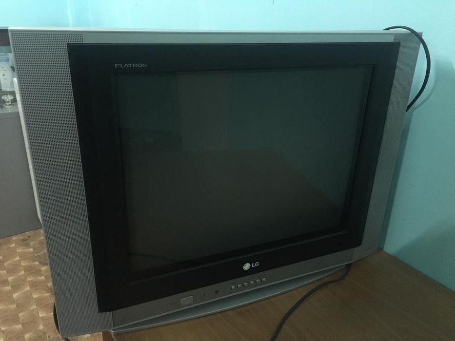 Продам телевизор с тумбой