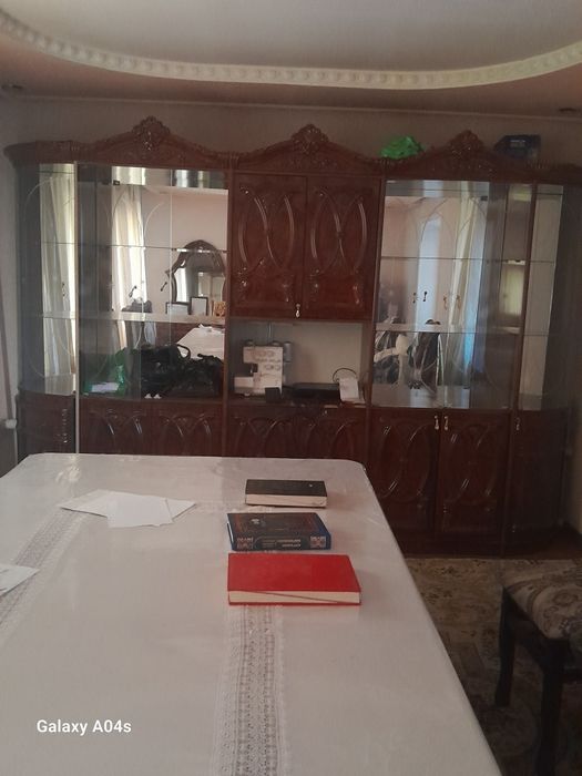 Mehmonhona uchun servant