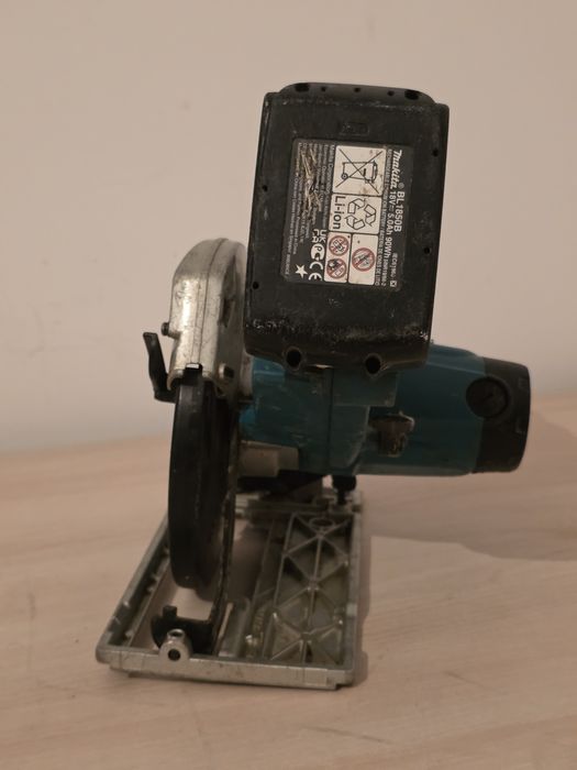 Makita DSS610 fierastrau circular cu acumulator 18V